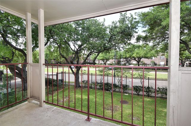 2120 El Paseo Street 108, Houston, TX 77054