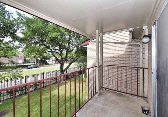 2120 El Paseo Street 108, Houston, TX 77054
