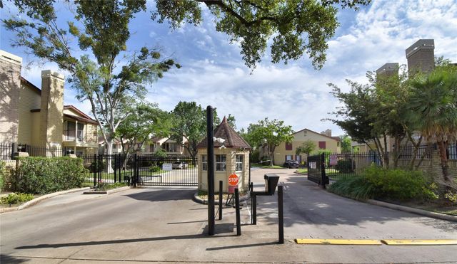 2120 El Paseo Street 108, Houston, TX 77054