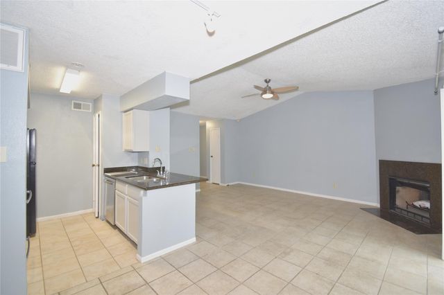 2120 El Paseo Street 108, Houston, TX 77054