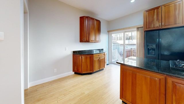 40 Everett St 40, Boston, MA 02128
