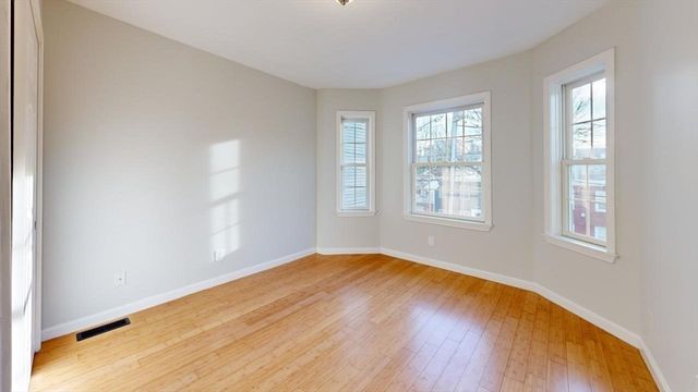 40 Everett St 40, Boston, MA 02128