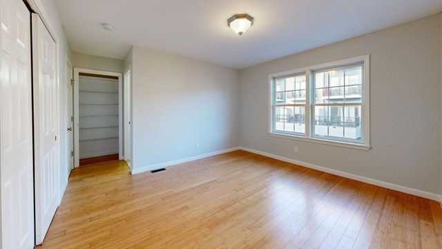 40 Everett St 40, Boston, MA 02128