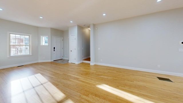 40 Everett St 40, Boston, MA 02128