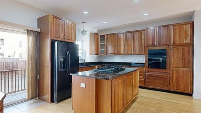 40 Everett St 40, Boston, MA 02128