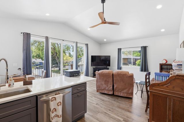 114 W GRAVES Rd, Spokane, WA 99218