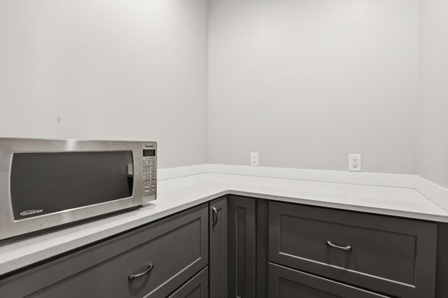 114 W GRAVES Rd, Spokane, WA 99218