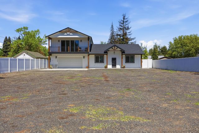114 W GRAVES Rd, Spokane, WA 99218