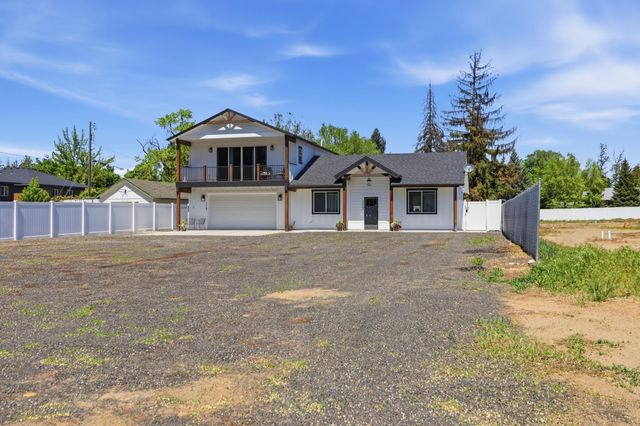 114 W GRAVES Rd, Spokane, WA 99218
