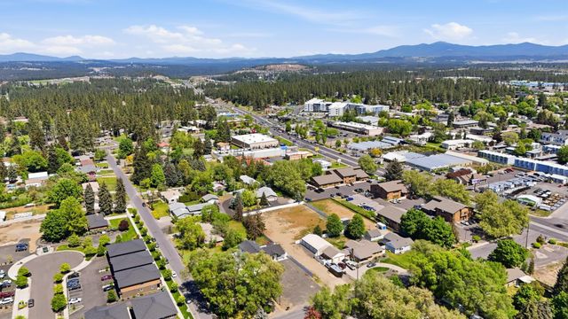 114 W GRAVES Rd, Spokane, WA 99218