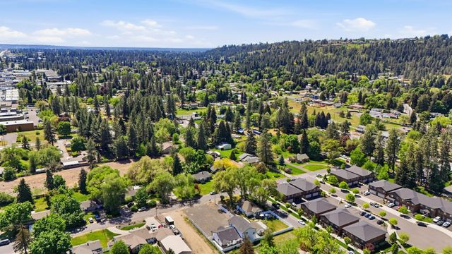 114 W GRAVES Rd, Spokane, WA 99218