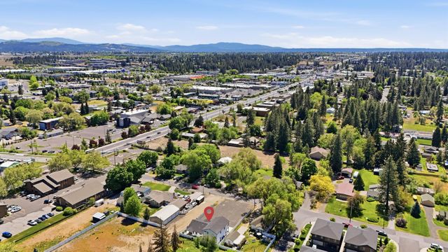 114 W GRAVES Rd, Spokane, WA 99218
