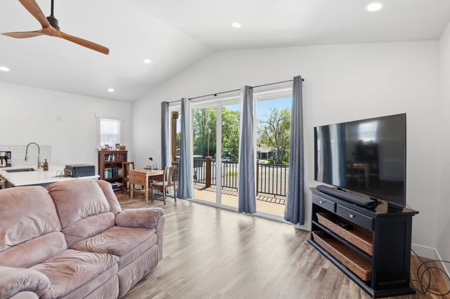 114 W GRAVES Rd, Spokane, WA 99218