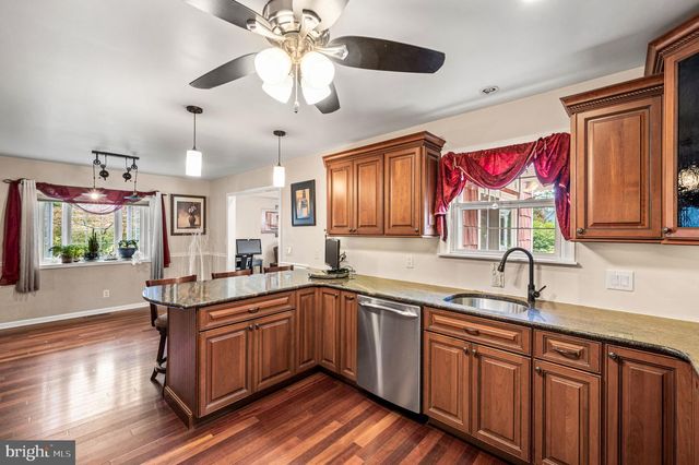 15 SCOTT LN, Brookhaven, PA 19015