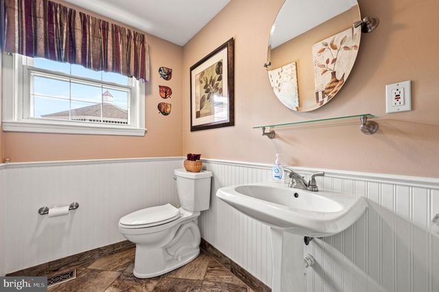 15 SCOTT LN, Brookhaven, PA 19015