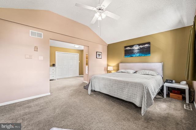 15 SCOTT LN, Brookhaven, PA 19015
