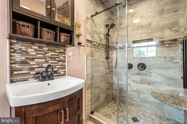 15 SCOTT LN, Brookhaven, PA 19015