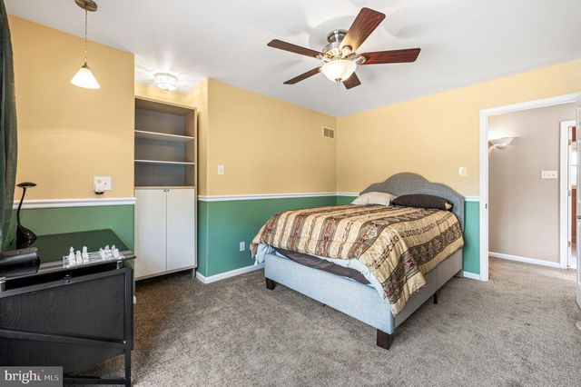 15 SCOTT LN, Brookhaven, PA 19015