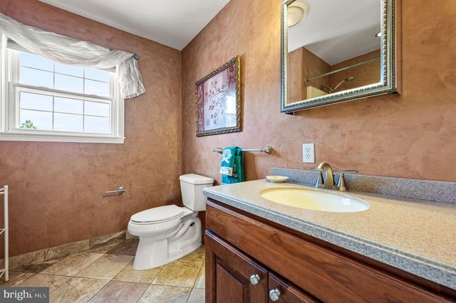 15 SCOTT LN, Brookhaven, PA 19015