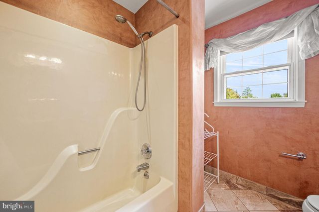 15 SCOTT LN, Brookhaven, PA 19015