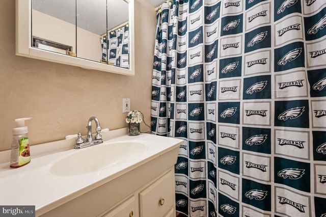 15 SCOTT LN, Brookhaven, PA 19015