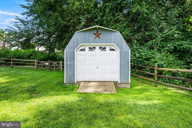 15 SCOTT LN, Brookhaven, PA 19015