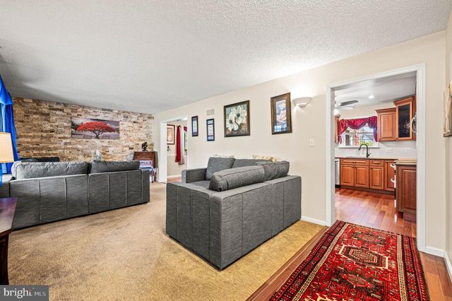 15 SCOTT LN, Brookhaven, PA 19015