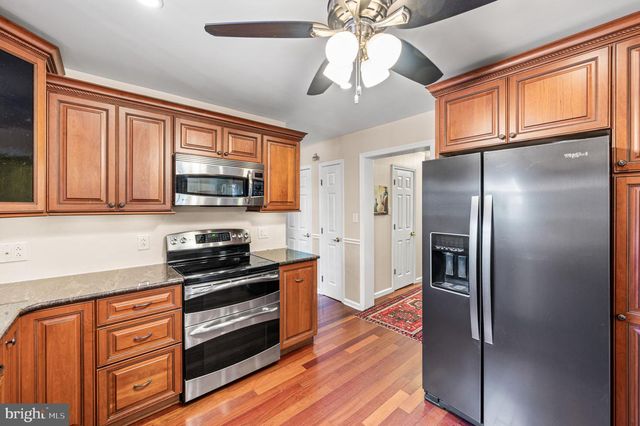 15 SCOTT LN, Brookhaven, PA 19015