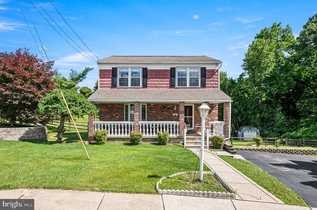 15 SCOTT LN, Brookhaven, PA 19015