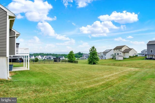 69 CLOVER DR, Myerstown, PA 17067