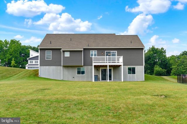 69 CLOVER DR, Myerstown, PA 17067