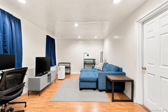 1176 Lydig Avenue, Bronx, NY 10461