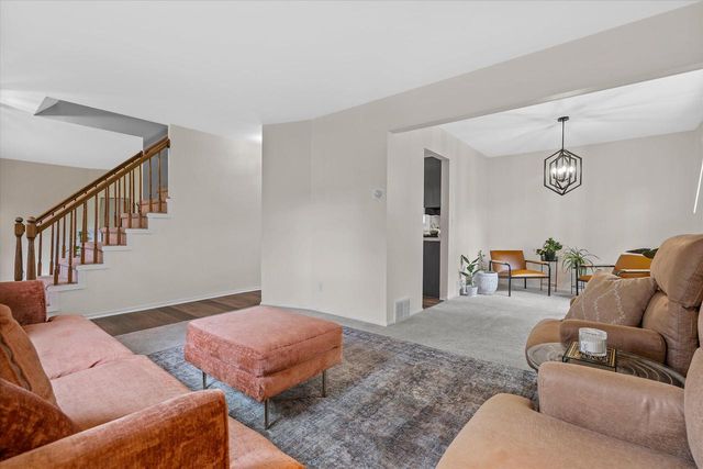 10606 Robinwood COURT, Cedarburg, WI 53012