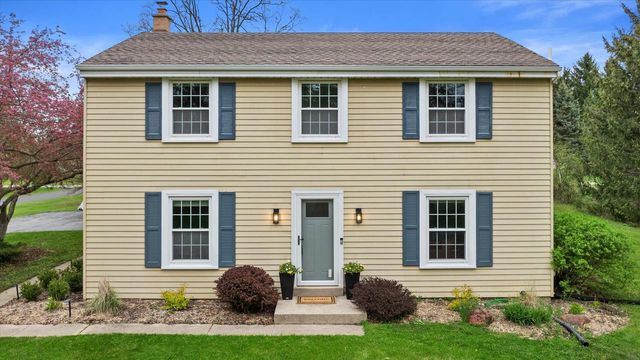 10606 Robinwood COURT, Cedarburg, WI 53012
