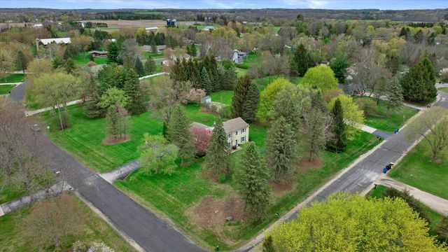 10606 Robinwood COURT, Cedarburg, WI 53012