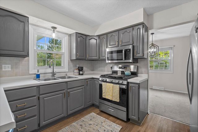 10606 Robinwood COURT, Cedarburg, WI 53012