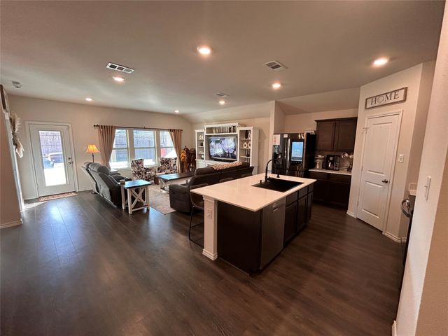 1304 Briar Hill Drive, Denton, TX 76207