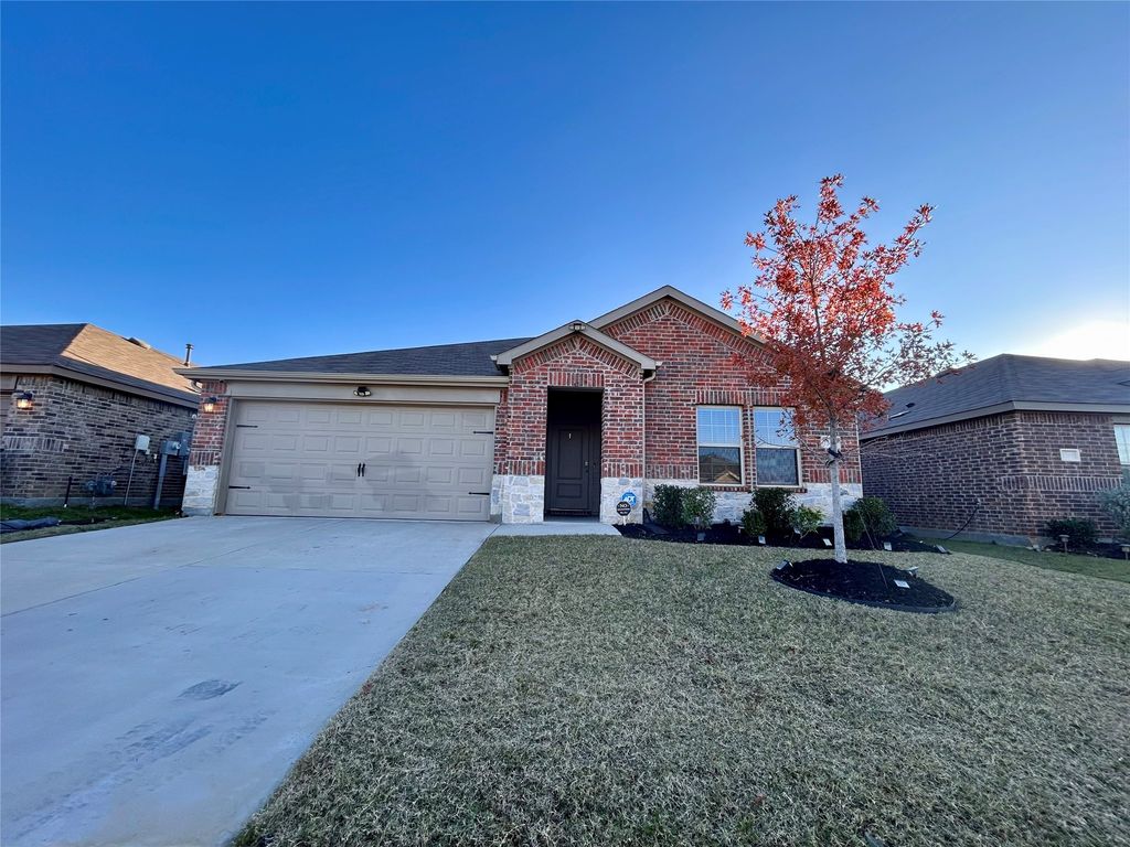 1304 Briar Hill Drive, Denton, TX 76207
