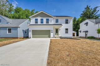16801 Raymond Street, Maple Heights, OH 44137