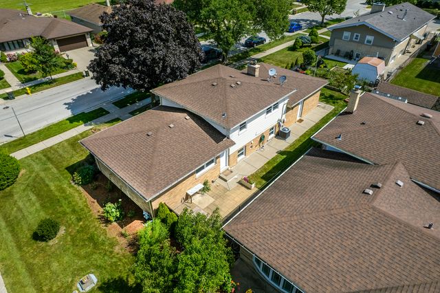 8157 N ROOT Court, Niles, IL 60714