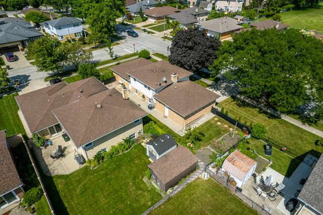 8157 N ROOT Court, Niles, IL 60714