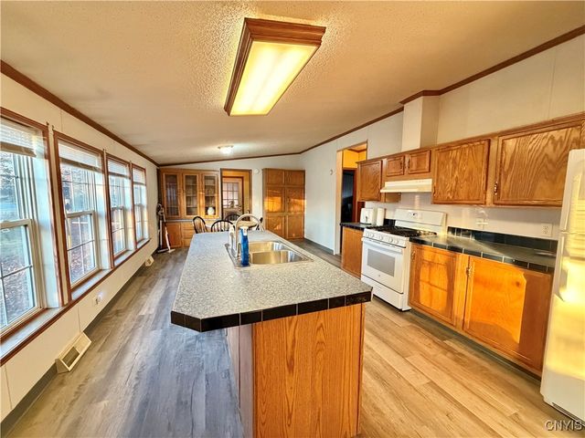 1572 County Route 6, Volney, NY 13069