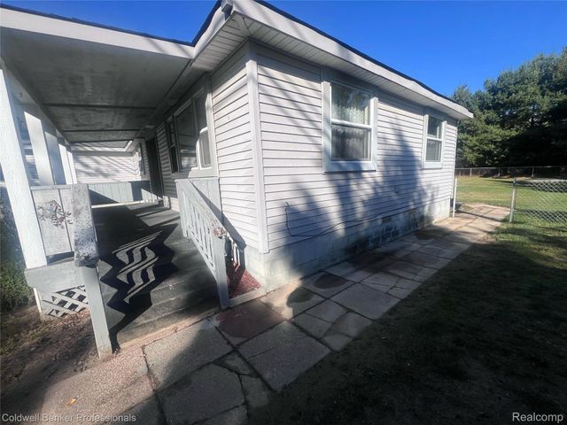 904 Rowland Road, Leonard Village, MI 48367