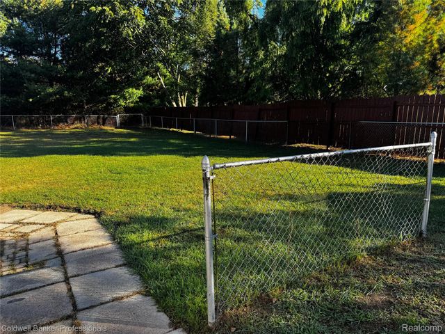 904 Rowland Road, Leonard Village, MI 48367