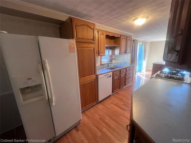 904 Rowland Road, Leonard Village, MI 48367