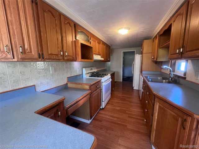 904 Rowland Road, Leonard Village, MI 48367