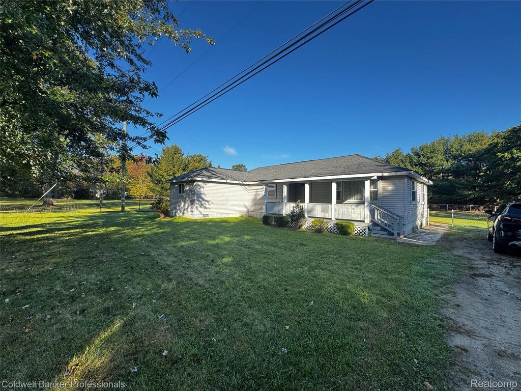 904 Rowland Road, Leonard Village, MI 48367