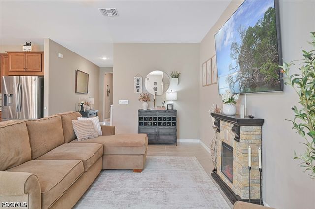 3273 Apple Blossom DR, Alva, FL 33920