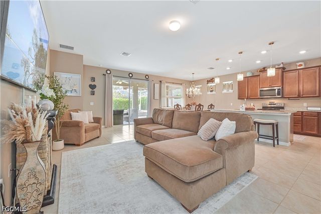 3273 Apple Blossom DR, Alva, FL 33920