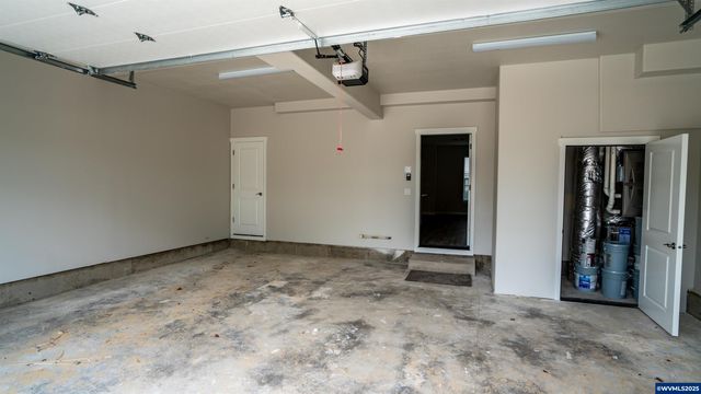 16 & 18 Sand Ridge Ct, Lebanon, OR 97355